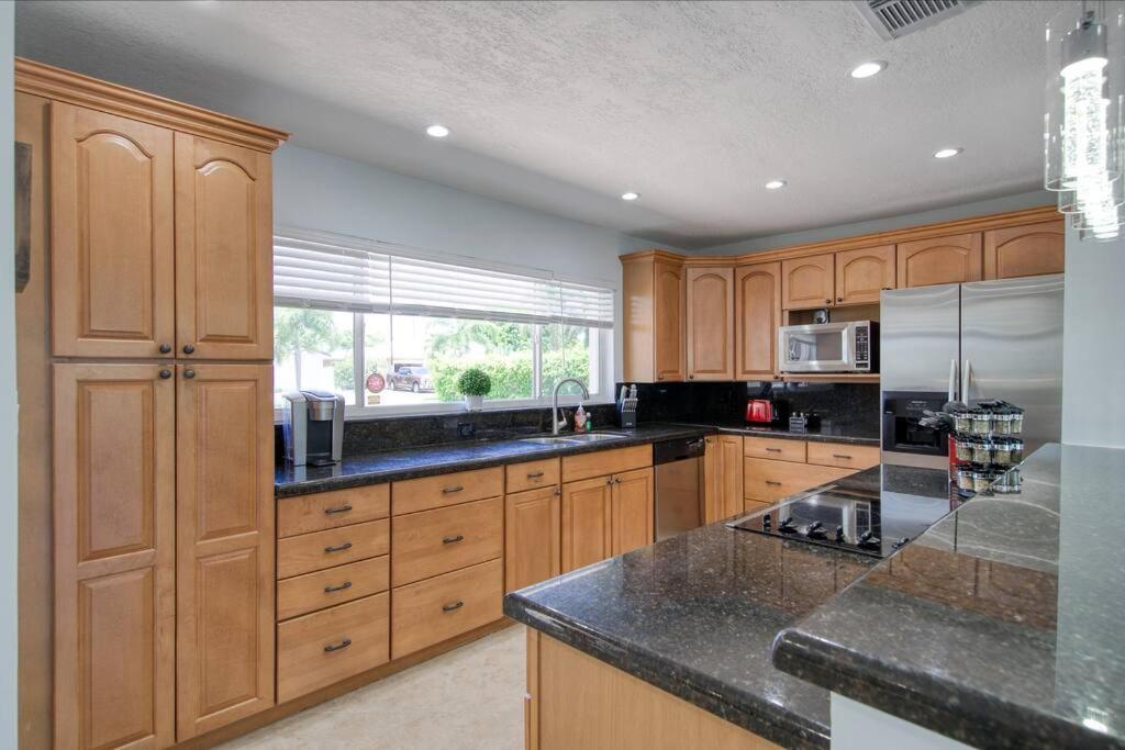 Paradise 4 Min To The Beach With Private Heated Pool Deerfield Beach Exteriör bild